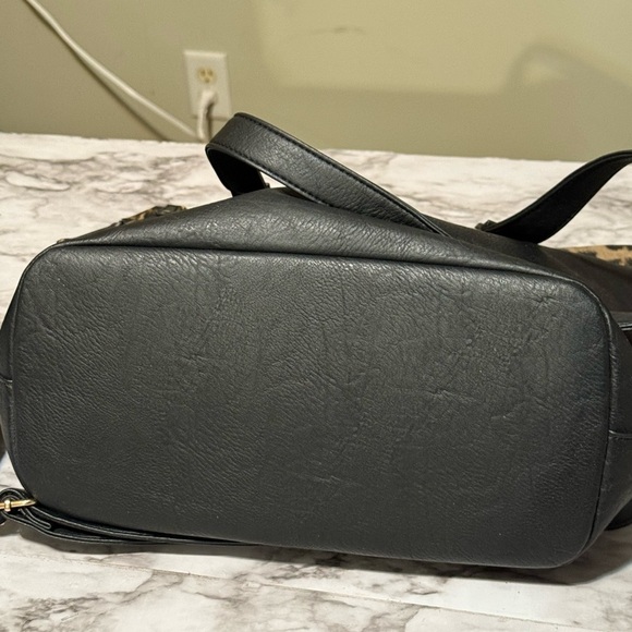 Black and Tan Shoulder Bag with Animal Print Fiorelli - Picture 10 of 10